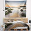 Eaux foncées de mer au coucher du coucher de soleil tapisserie-28501267