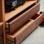 Bibliothèque de rangement en bois massif