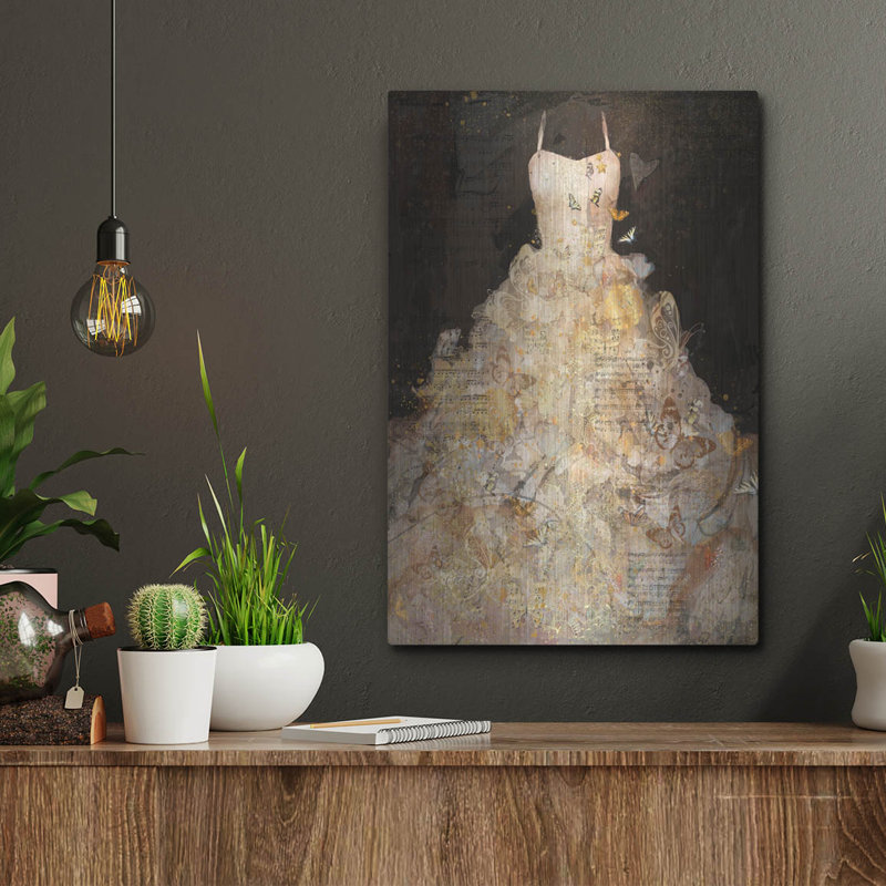 «Butterfly Dress» par Marta Wiley sur, H 16 po x l 12 po