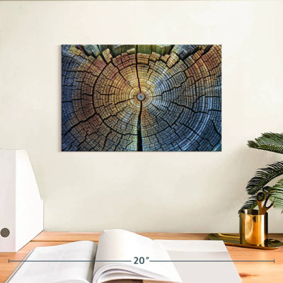 Harnek Tree Trunk Pattern
