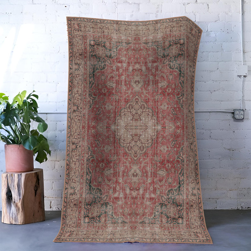 Tapis décoratif rouge à motif traditionnel, Rectangle 3 pi 11,24 po x 5 pi 10,87 po