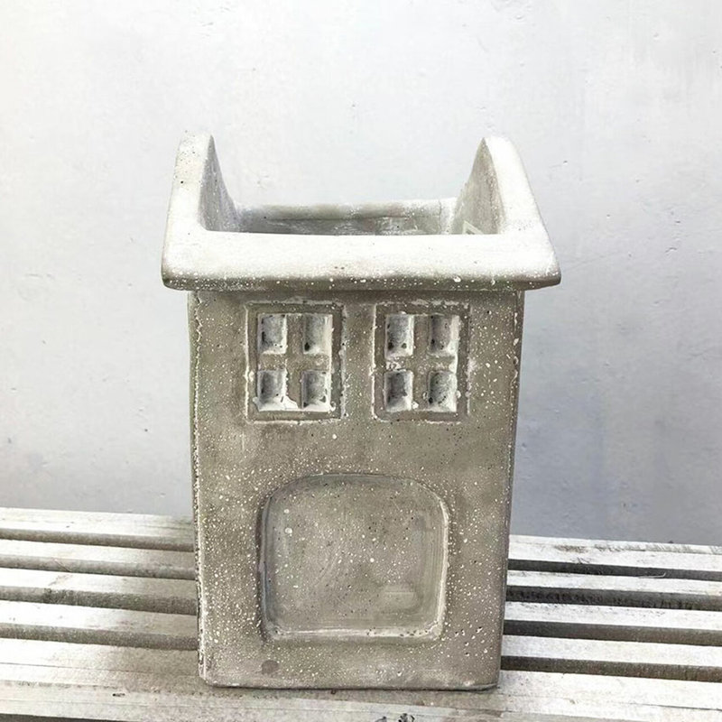 Mangue Statue Planter