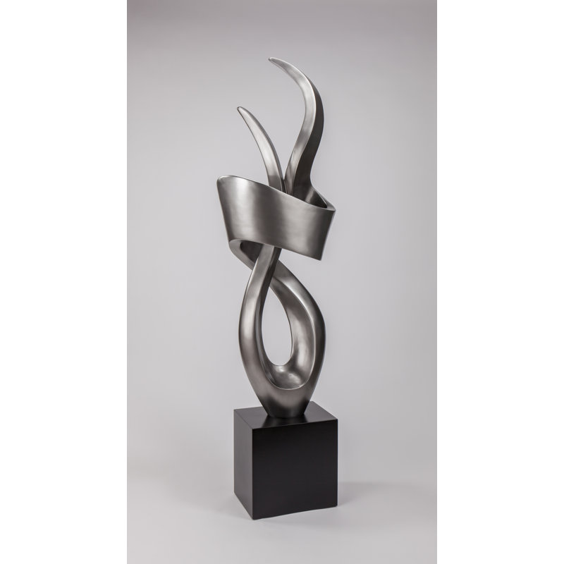 Figurines & Sculptures