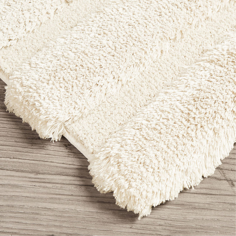 Tapis pour salle de bain l 21 po x L 34 po, 100%, motif rayé, envers antidérapant 21 po x 34 po, rayé, décoloré, teinté antidérapant, lavage en machine