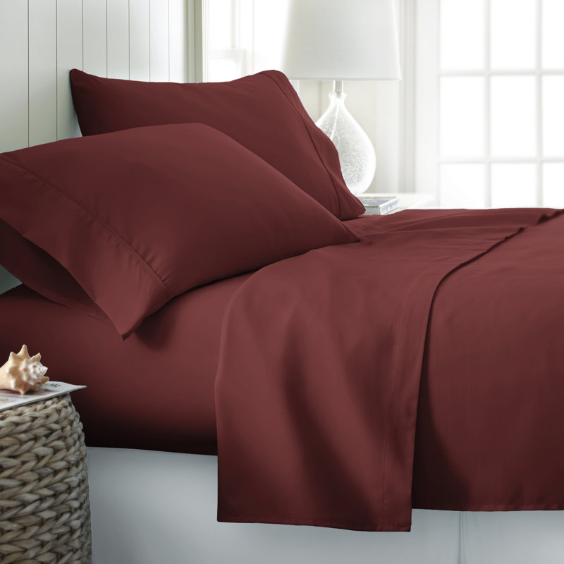 Ultra Soft Double Brushed 4 Piece Sheet Set – Deep Pocket Fade Resistant Bedding, Burgundy, King Sheet Set with 2 Pillowcases