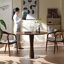 Table de salle à manger ronde en bois massif noyer-318206764