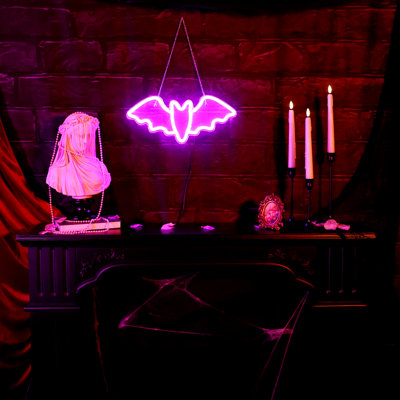 7 po Haunted Hill Farm Décoration d'Halloween en forme de chauve-souris néon à DEL en mauve