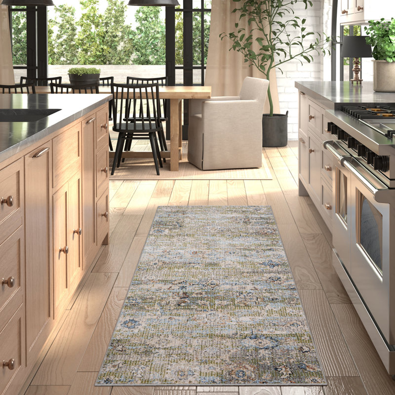 Claymore Performance Floral Indoor Rug, Runner 2'6" x 7'3"