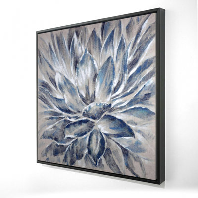 "Fleur bleue et grise"