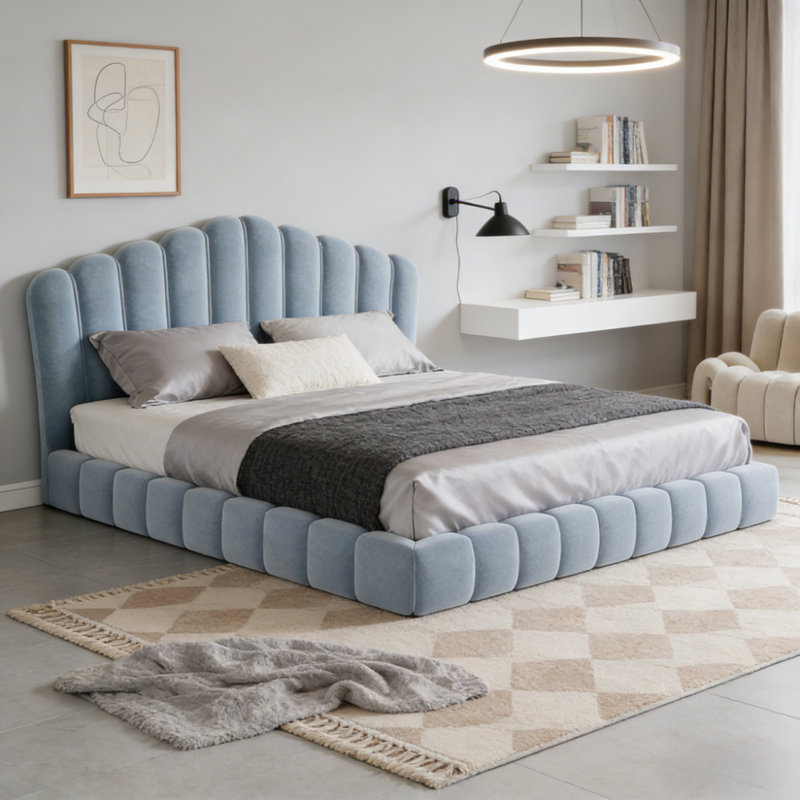 Grand lit tapissier en velours, Bleu clair