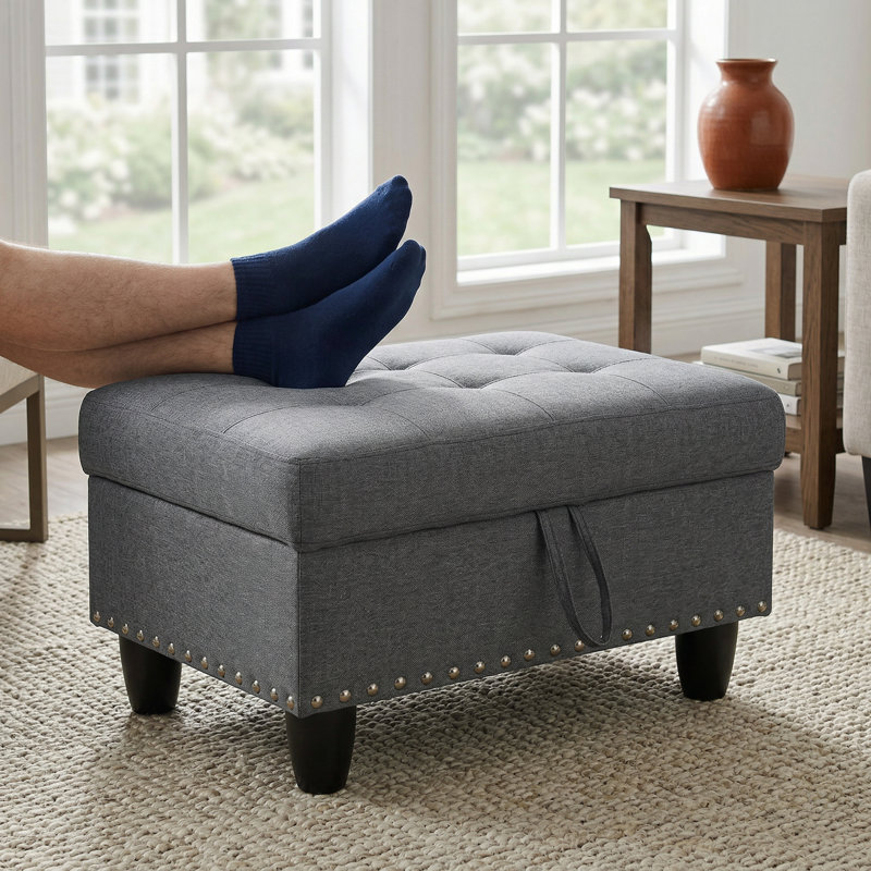 Repose-pieds de rangement gris avec clous décoratifs en cuivre | Tissu durable | Cadre en bois massif