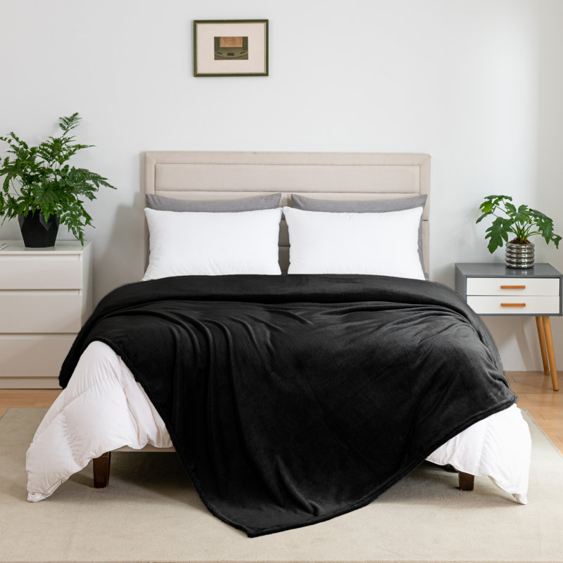 Machine Woven Throw Blanket, Double (4'6), Black