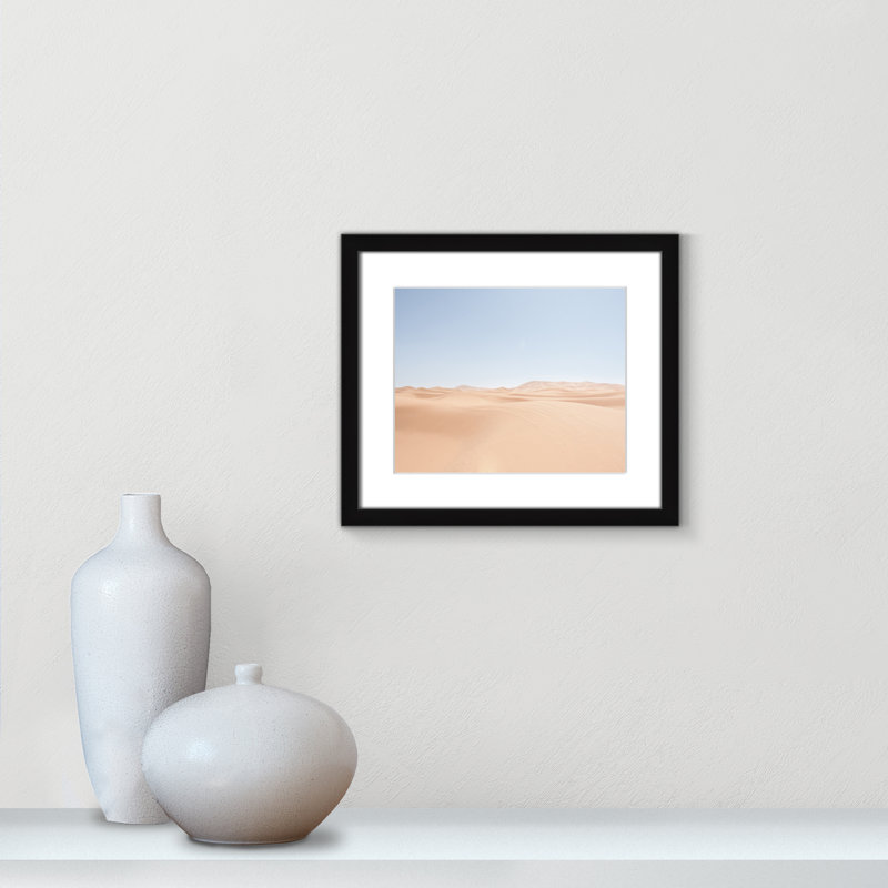 «Desert Serenity» par Mark Eder, Blanc, Cadre noir, H 13 po x l 15 po x P 1,25 po