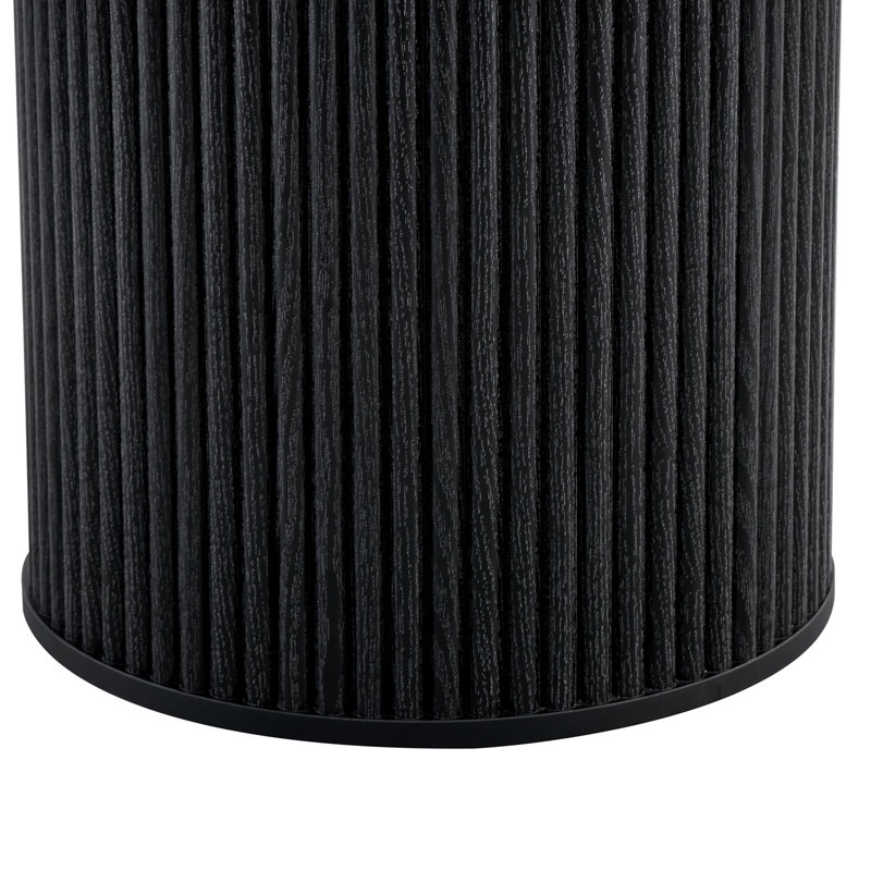 Une table de salle à manger circulaire épissée moderne d'un diamètre de 42 pouces, présentant des textures de couleur de bois noir en forme d'éventail en diagonale, interprétant l'esthétique et la fonctionnalité de la maison.