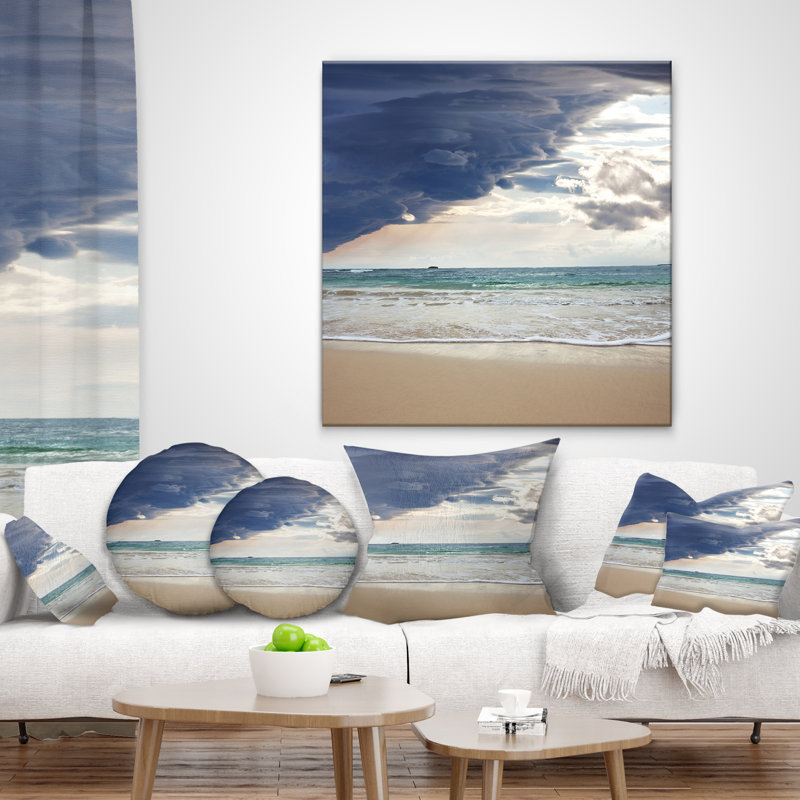 Coussin seascape lourd clouds over pacific ocean, 18 po x 18 po, Coussin décoratif