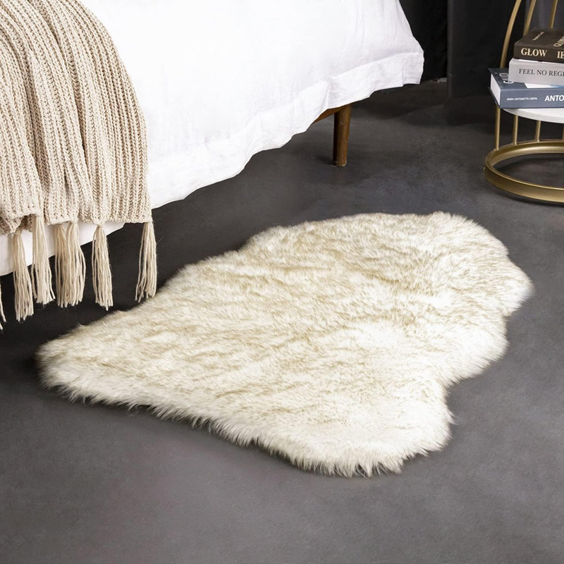 Tapis en fausse fourrure de renard ultra doux blanc