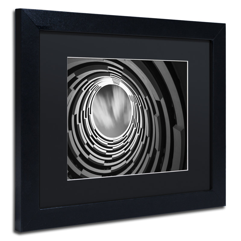 « poze » par moises, reproduction de photo sur toile encadrée, H 11 po x l 14 po x P 0,5 po, Noir