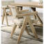 Ensemble de 2 chaises de salle à manger contemporaines avec accoudoirs - Revêtement en tissu, placage de chêne, piètement à tréteaux, coussin d'assise en mousse, bois massif, finition élégante, design à lattes.