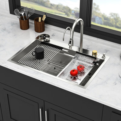 Évier de cuisine à cascade 33 po - Cuvette simple en acier inoxydable de calibre 16 T304 de calibre 16 avec robinet escamotable et rince-gobelets, look élégant, guide en forme de X à drain lisse, double rebord pour espace de travail, revêtement