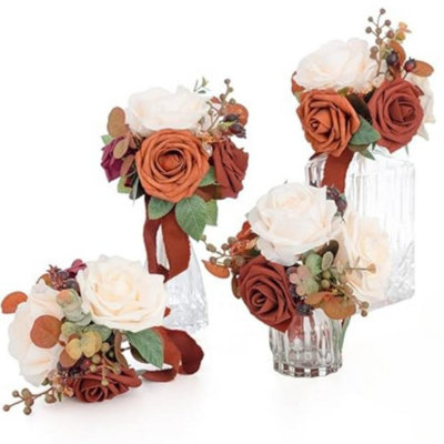 4 bouquets de petites demoiselles d'honneur en forme de petites fleurs pré-faites à la main avec 4 bouquets de demoiselle d'honneur