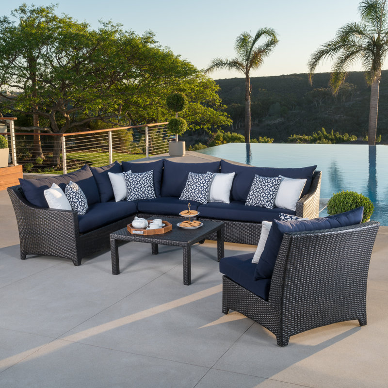 Ensemble de conversation modulaire en rotin de six articles avec housses de coussin Sunbrella, Toile bleu marine Sunbrella®