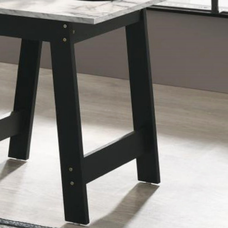 Table de bout noire 19 po avec finition en faux marbre
