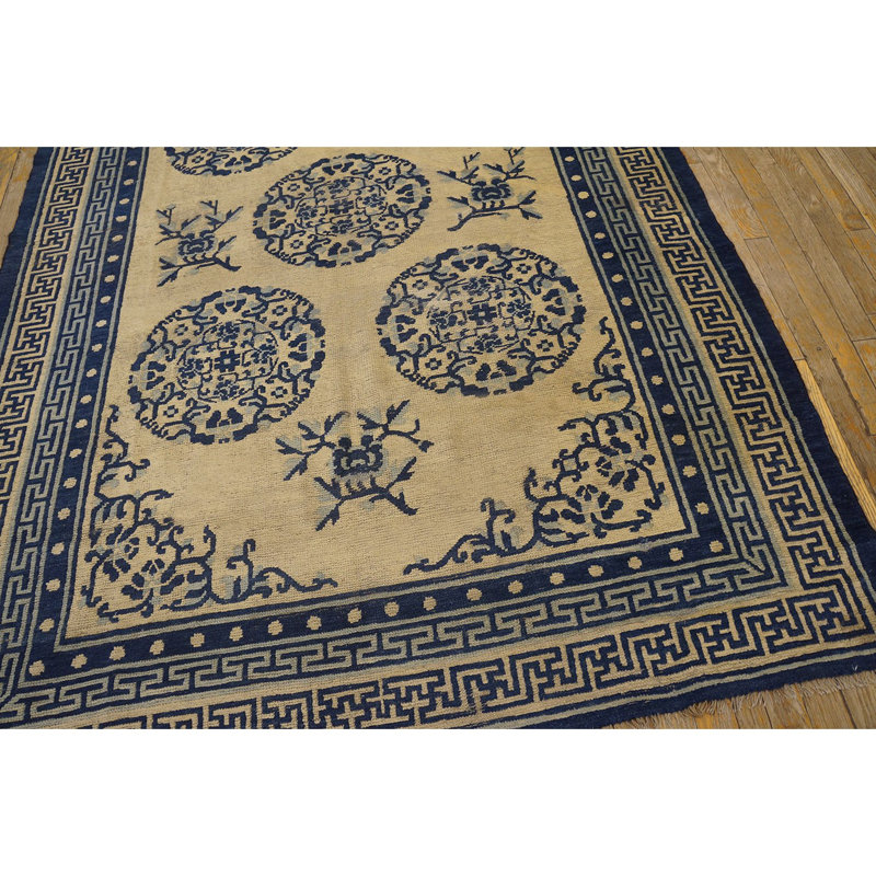 Hand Knotted Wool Oriental Area Rug