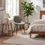 Chaise d'appoint rembourrée en similicuir Chardee-563054734