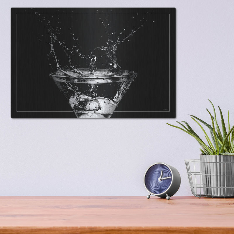 «Martini Splash 14» par Gordon Semmens, art en métal, H 12 po x l 16 po