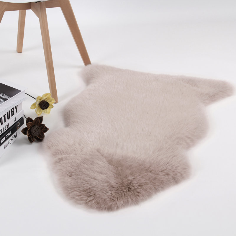 Kenmar Sheepskin Indoor Rug, Novelty 2' x 3'