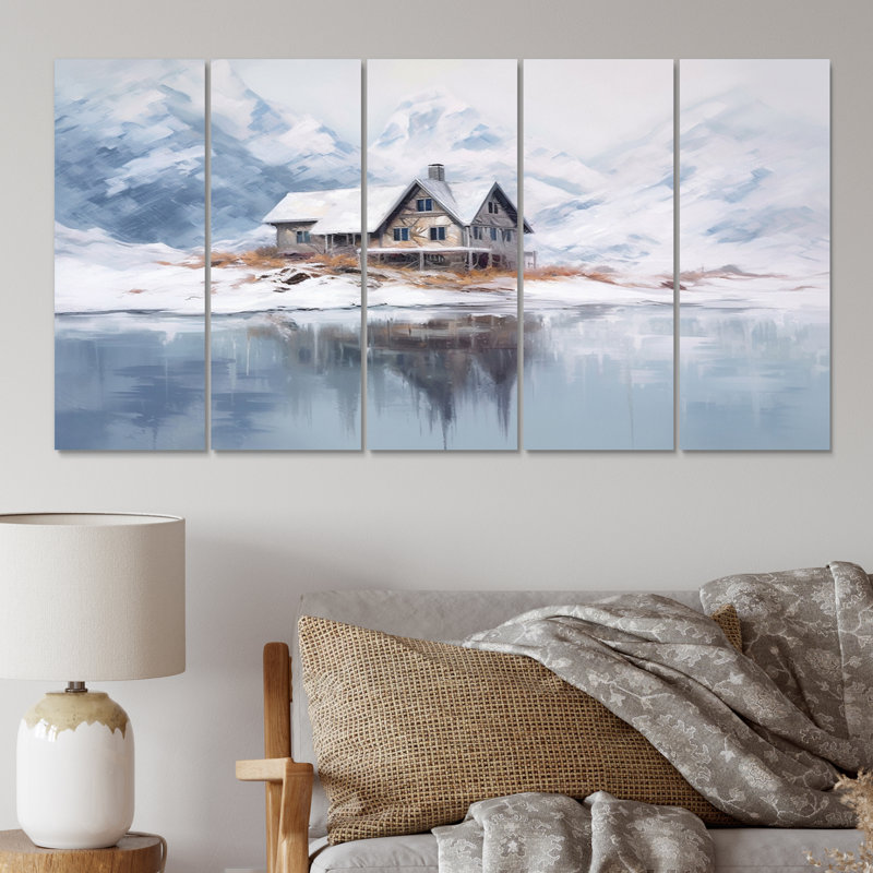 «White and beige Cozy Snow Cabin», impression sur toile campagne - 5 panneaux égaux