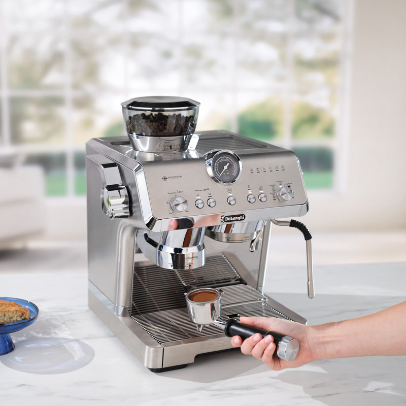 De'Longhi La Specialista Opera Espresso Machine with Cold Brew