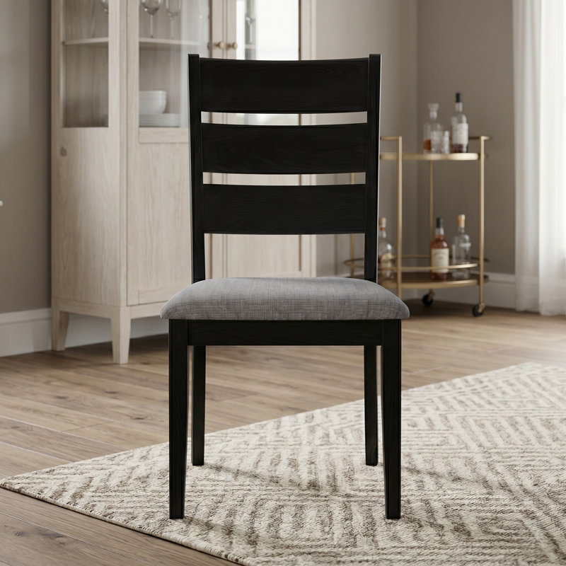 Chaise Lyerly, Noir