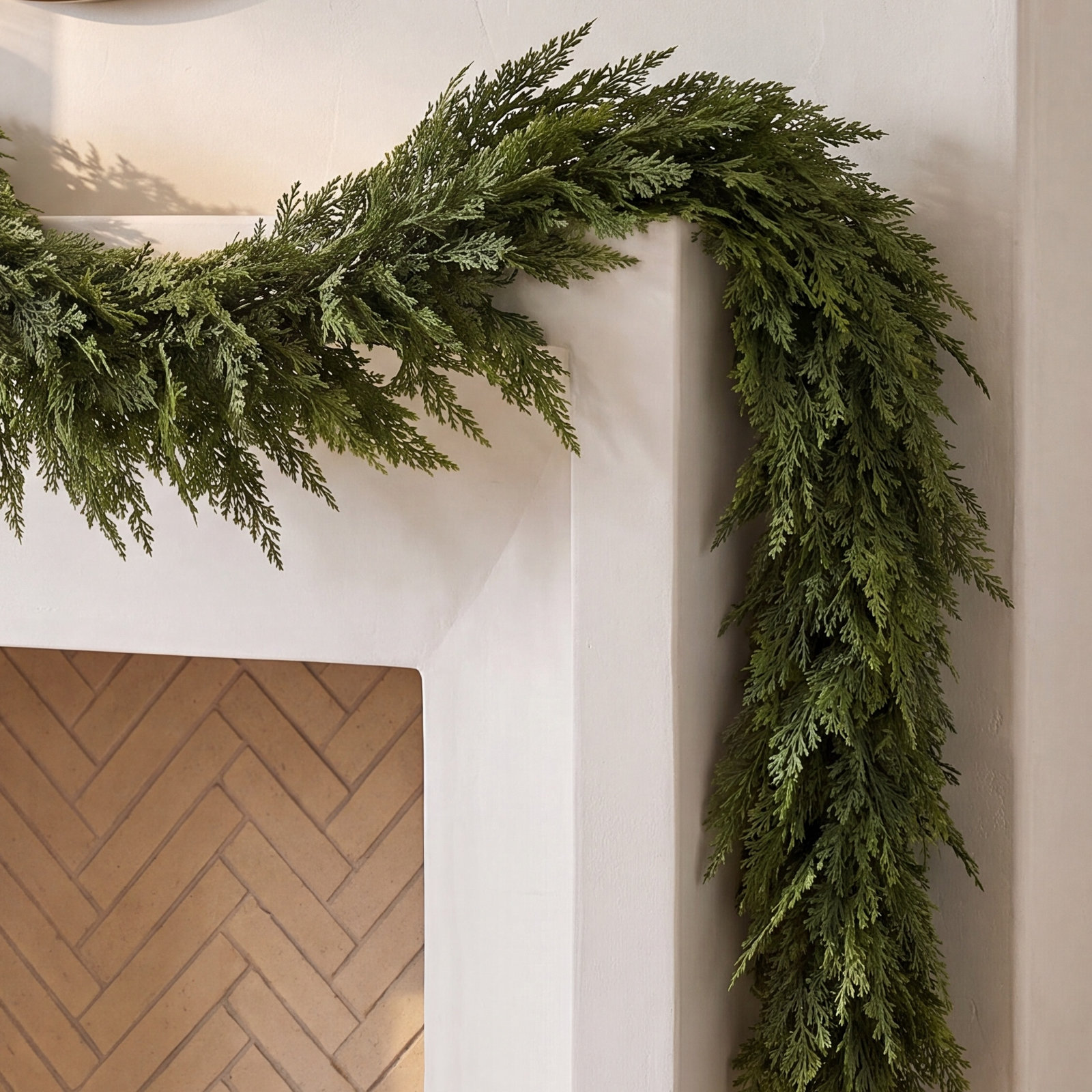 16" Cedar Christmas Garland