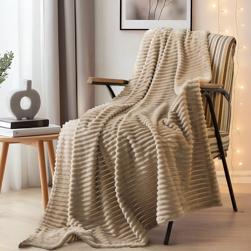 Jeté pour canapé, lit, canapé - couverture ultra douce et légère à rayures 280 g / m², couverture jacquard nervurée 3D, jets pelucheux et confortables, chaud et respirant