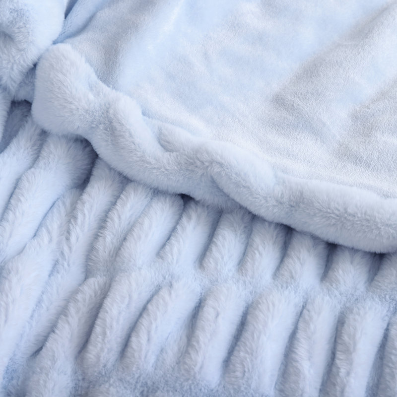 Jeté en fausse fourrure de lapin, L 60 po x l 80 po, Bleu clair