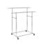 Portant à vêtements industriel à double barre réglable de 165 cm avec roulettes, en métal chromé, idéal pour le commerce de détail et l'organisation à domicile.