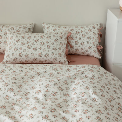 Minimalist Chic 3 PCS Floral Print Polyester Comforter Set