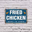 Fried Chicken Street (paquet de 2) enseigne de fantaisie en aluminium 7 po x 10 po