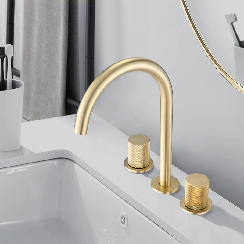 Robinet de salle de bain raffiné à entraxe large, avec poignées moletées et bec courbé à arc élevé, Or brossé