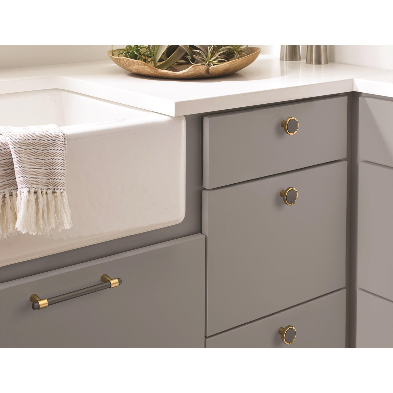 Mergence Bar Cabinet Pull, 5 1/16", Matte Black/Champagne Bronze