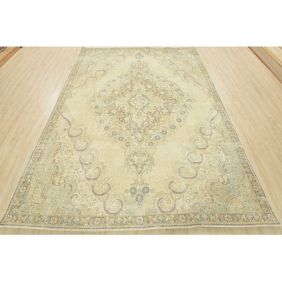 Tapis beige unique 7 pi 5 po x 10 pi 4 po One-of-a-Kind