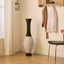 Vase de plancher de 39 pouces de hauteur designer - Rotin artificiel durable - Élégante finition bicolore brun foncé - Décoration idéale pour le salon, la chambre à coucher, le vestibule - Élégante pièce de décoration intérieure