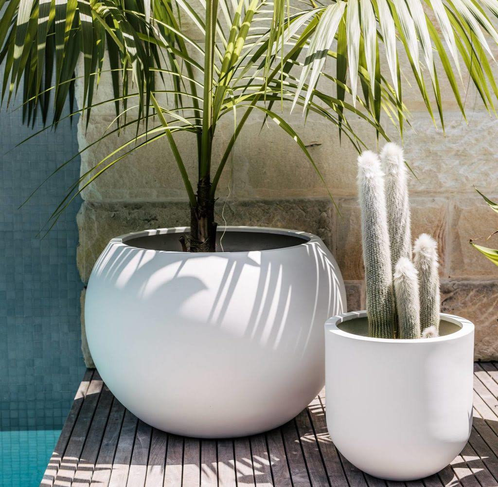 Dorlis 21" Pot Planter, 17" H x 21" W x 21" D, White