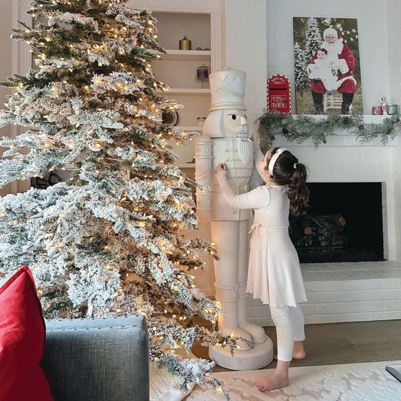 Mountain 9' White Pine Artificial Christmas Tree with 800 Lights