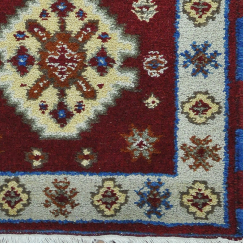 Tapis de zone en laine 2 pi x 4 po one-of-kind à la main noué la kazak Bechara