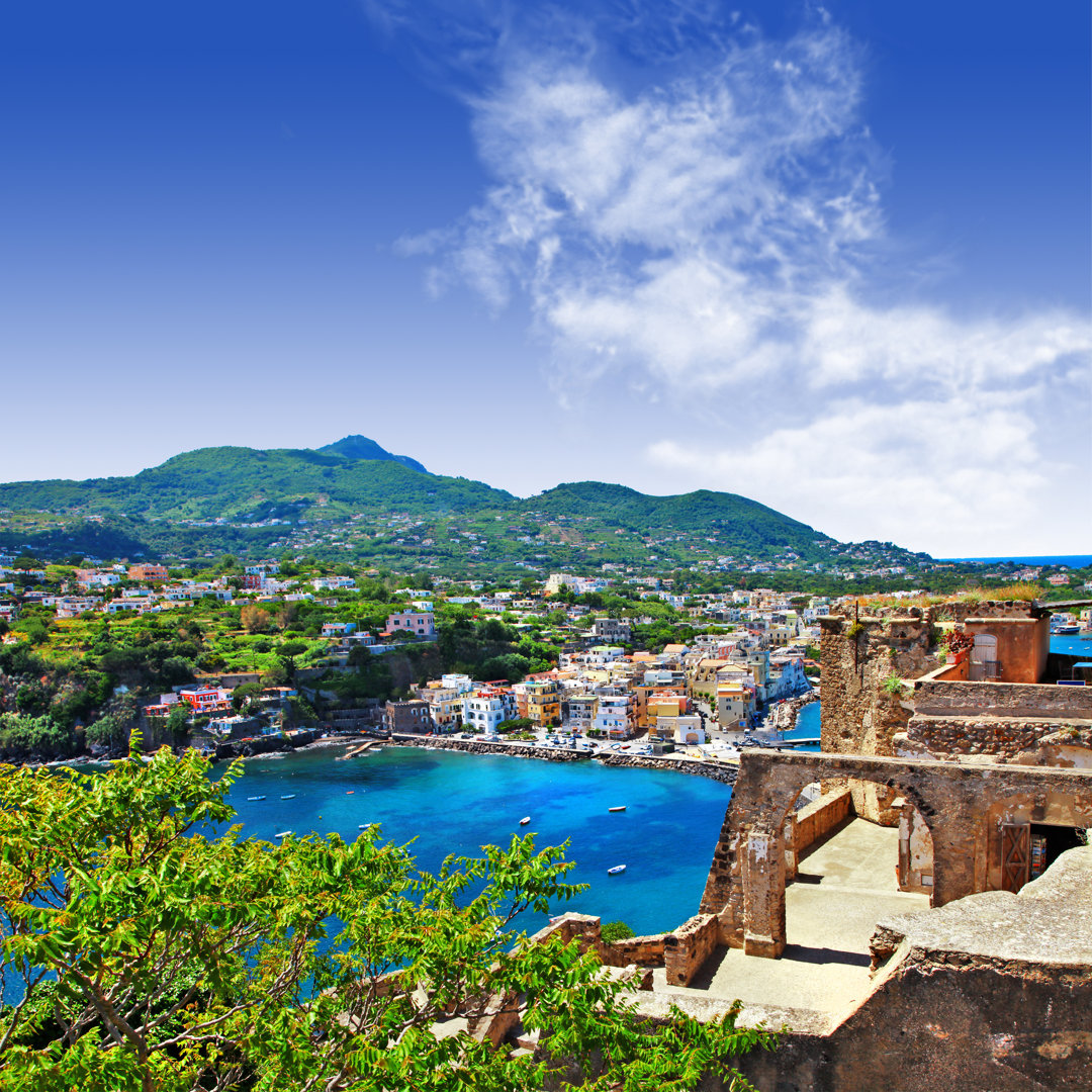 Leinwandbild Ausblick über Ischia, Italien bei Tag