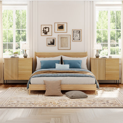 Ensemble de 2 tables de chevet en bois avec portes, grande table de bout, table de chevet Reeded Design Union