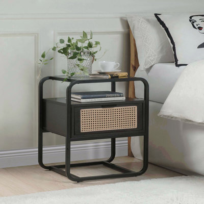 Table d'appoint en métal avec finition noire