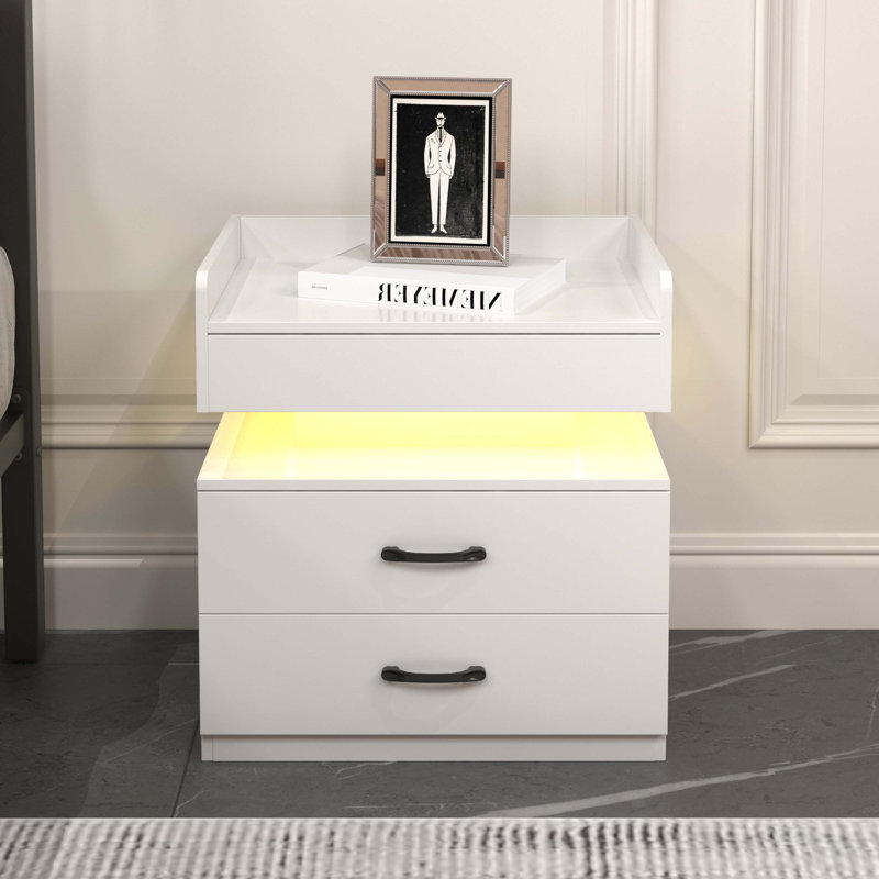Table de chevet polyvalente avec bande de lumière DEL réglable et beaucoup de rangement, idéale pour la chambre à coucher, le salon et le bureau.